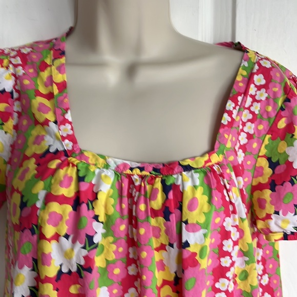 Lilly Pulitzer Short Sleeves Top - Picture 2 of 10